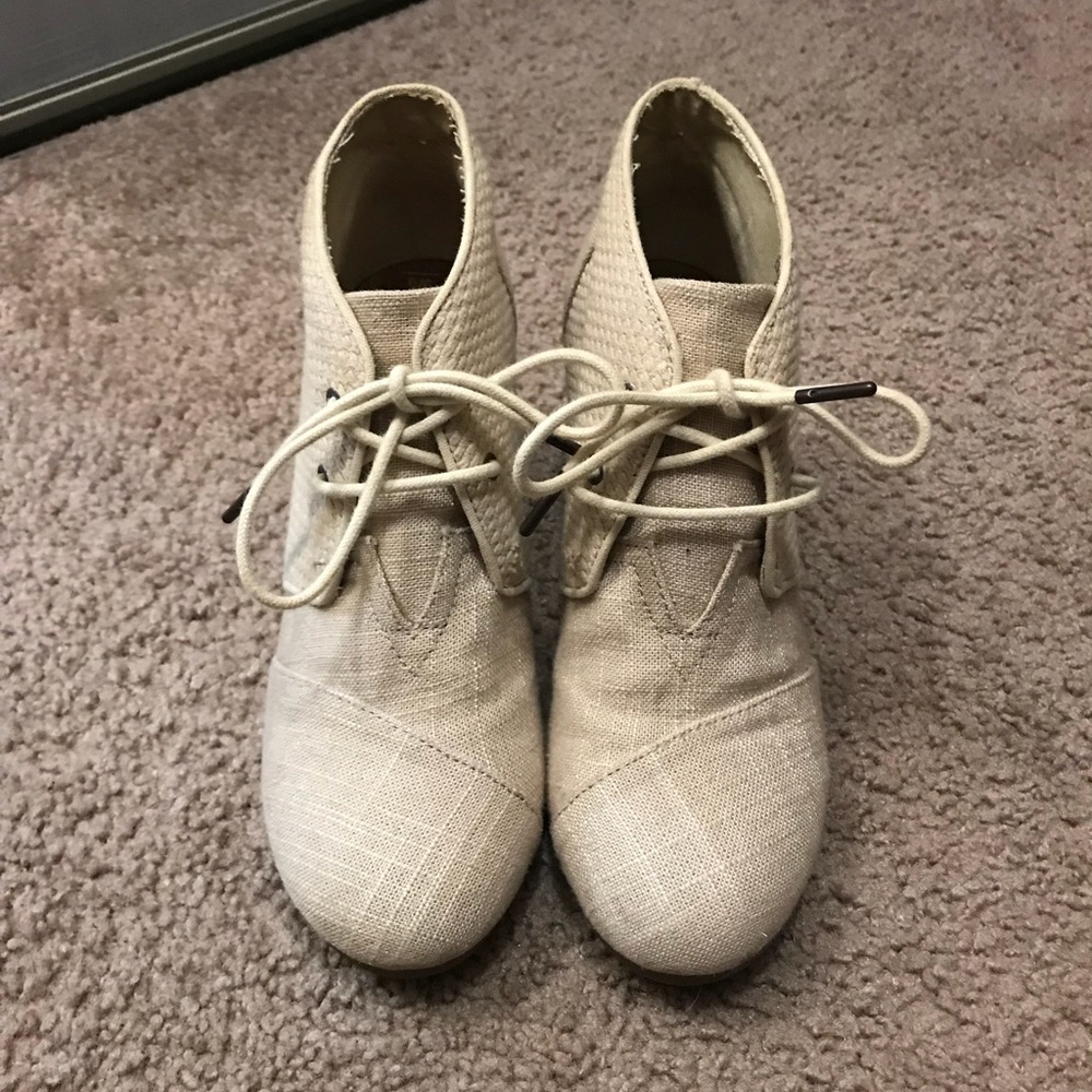 TOMS wedge